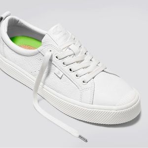 Cariuma - Women OCA LOW Triple White Premium Leather Sneaker